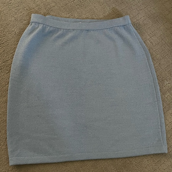 St. John Knit Light Blue Mini Skirt size 8 EUC - Picture 2 of 6